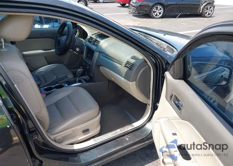 2010 Ford Fusion Hybrid z USA, uszkodzony, nr VIN 3FADP0L34AR224317